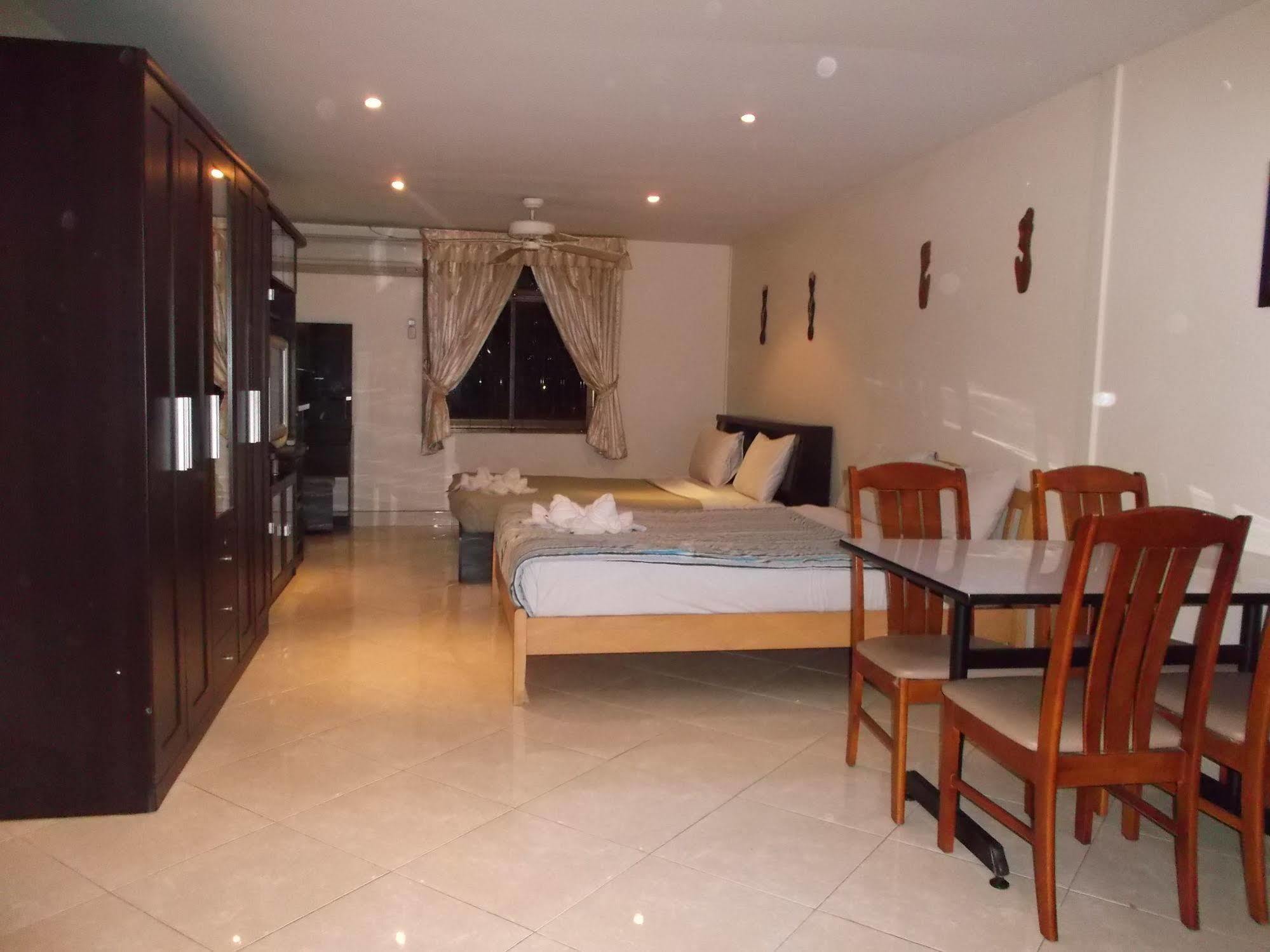 Chaiyapoon Inn Pattaya Eksteriør bilde