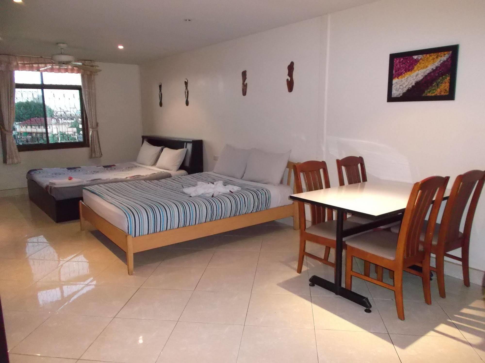 Chaiyapoon Inn Pattaya Eksteriør bilde