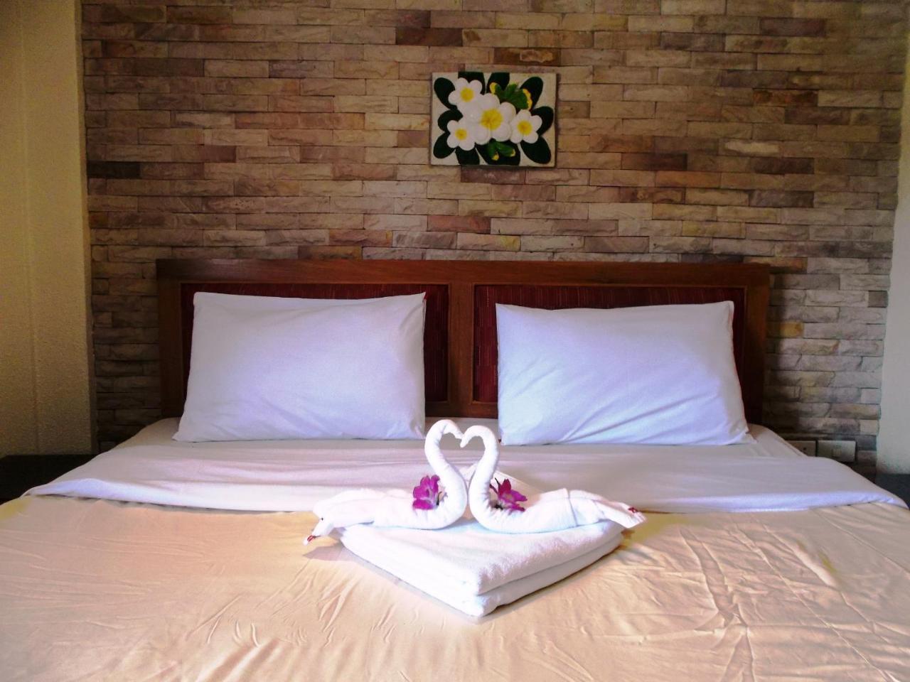Chaiyapoon Inn Pattaya Eksteriør bilde